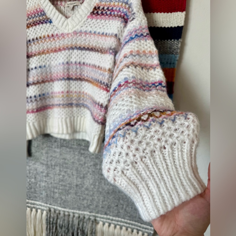 Francesca's Collections Multicolor Pullover V-Nec… - image 6